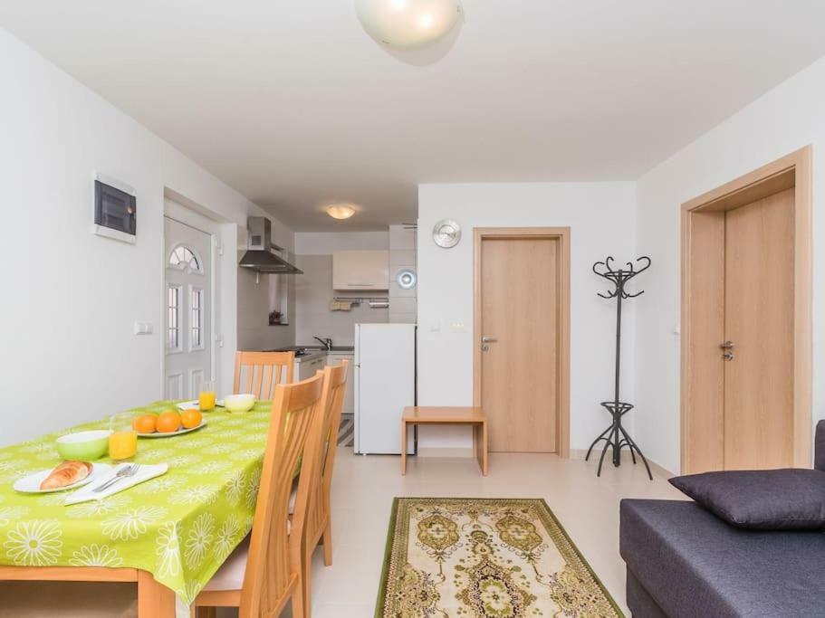 Apartment F-3 Klimno Esterno foto
